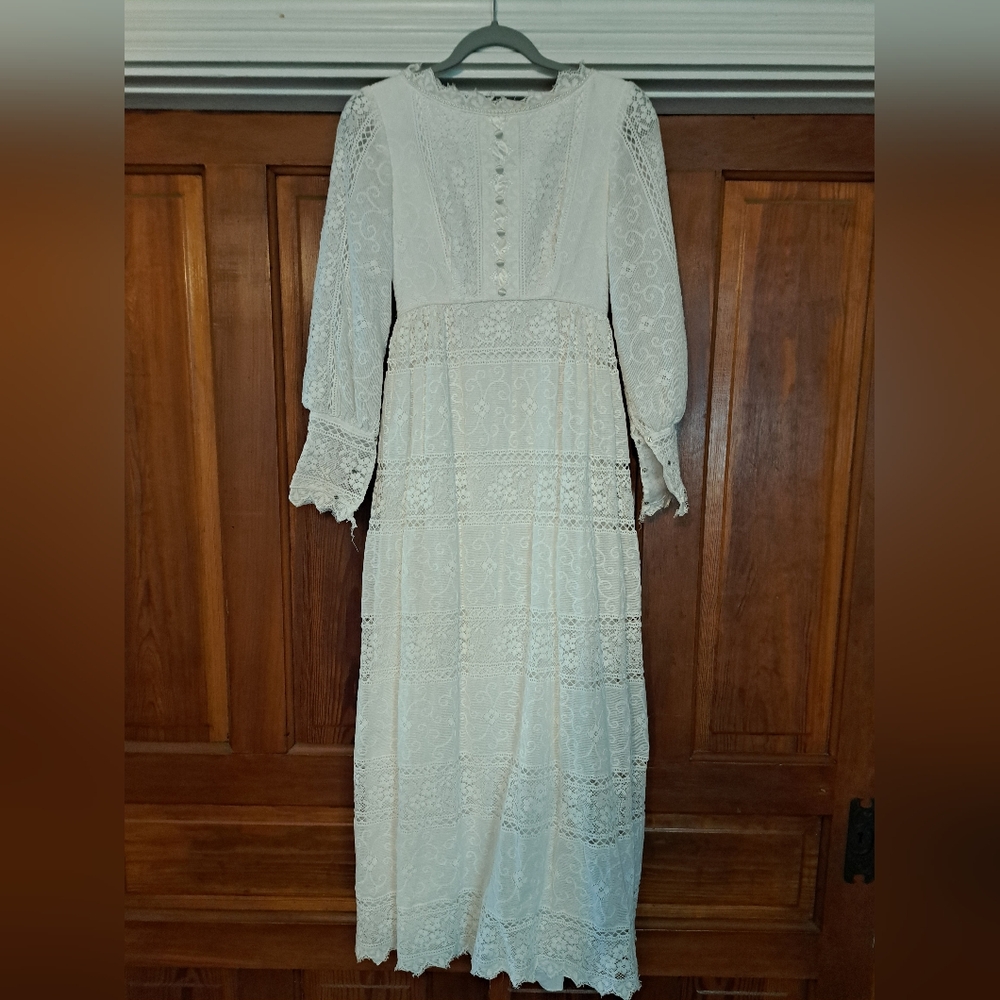 Vintage Emma Bomb Lace Dress